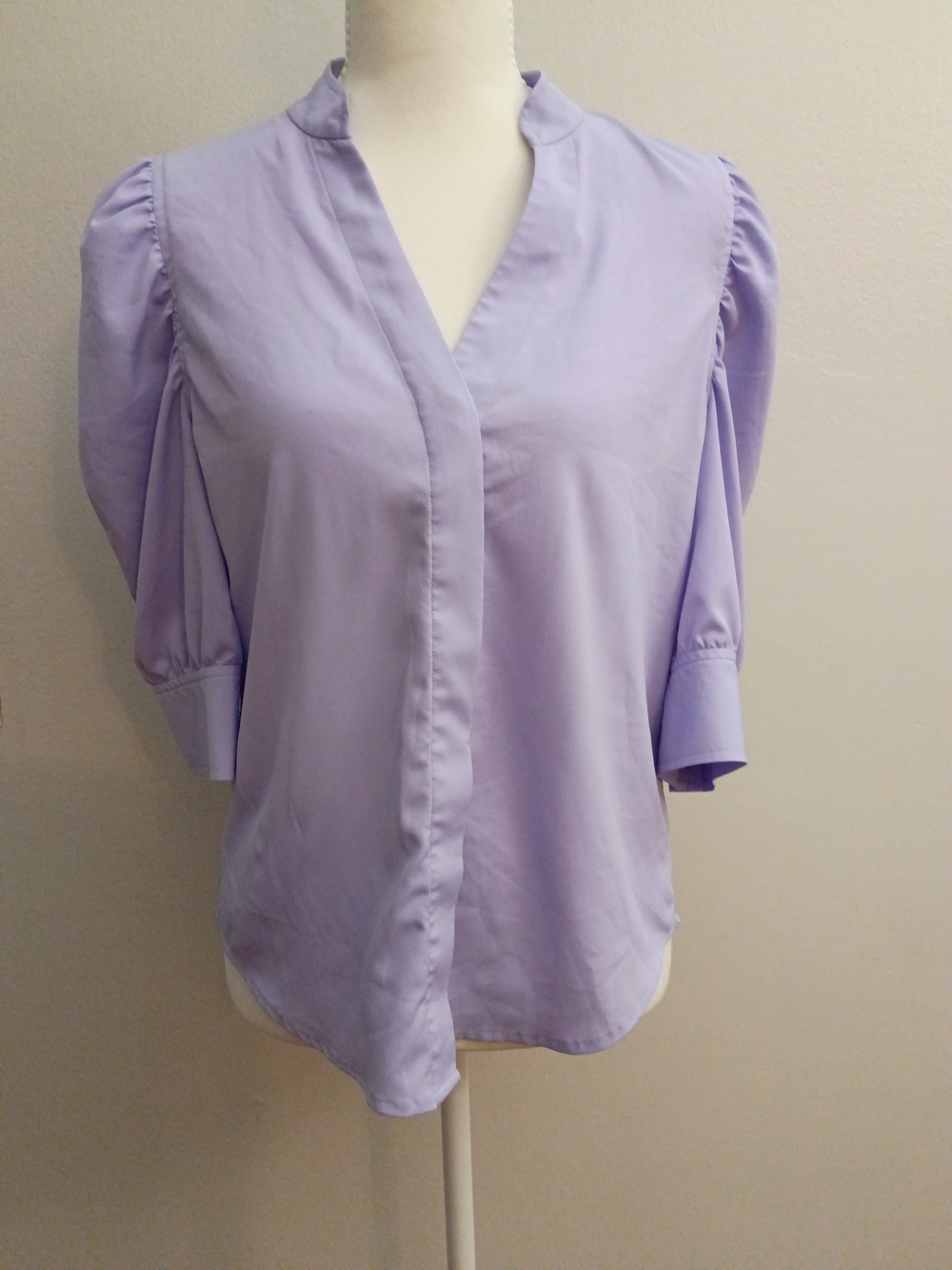 White House Black Market Lavender V-Neck Puff Sleeve Blouse